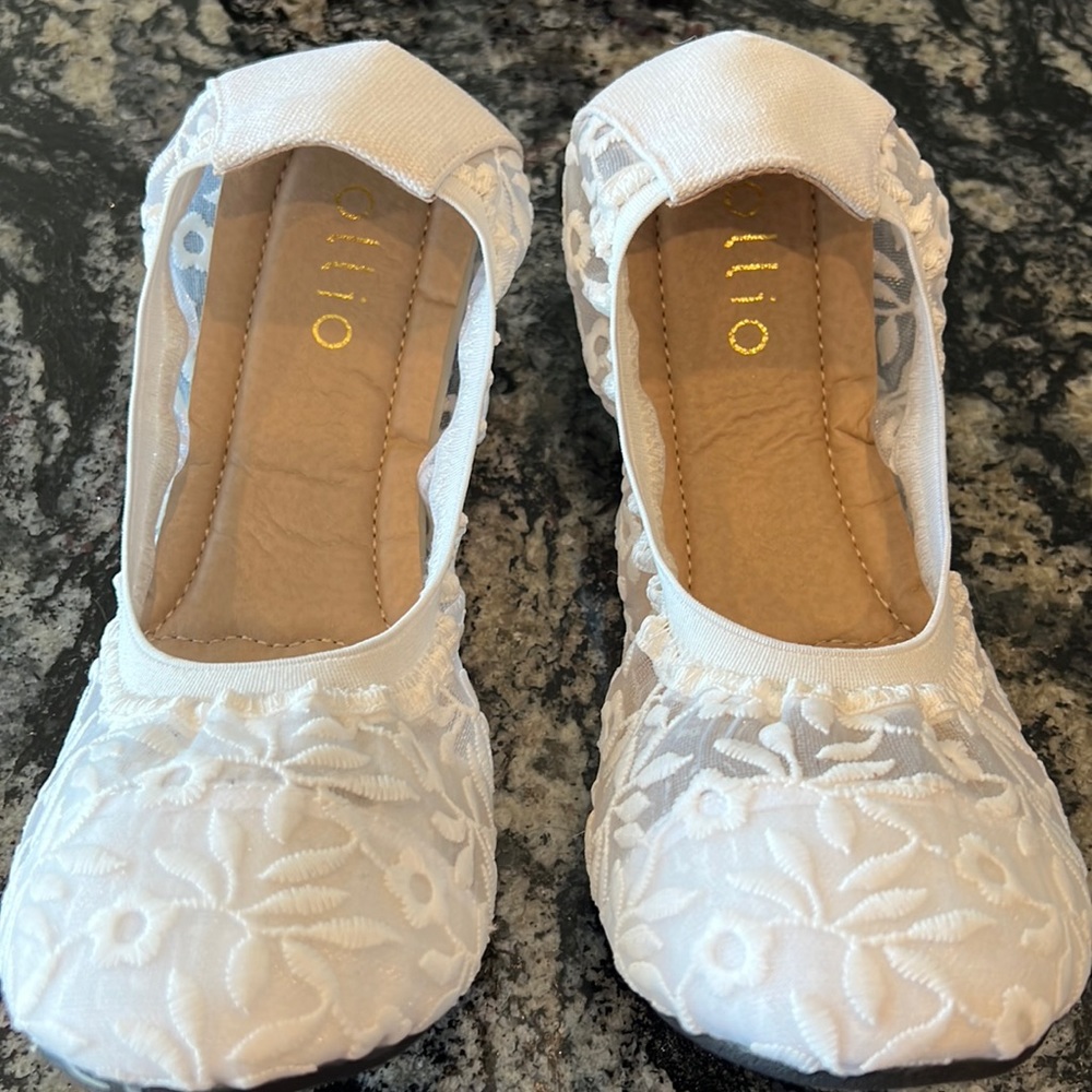Sz 8 Ollio Lace Ballet Flats